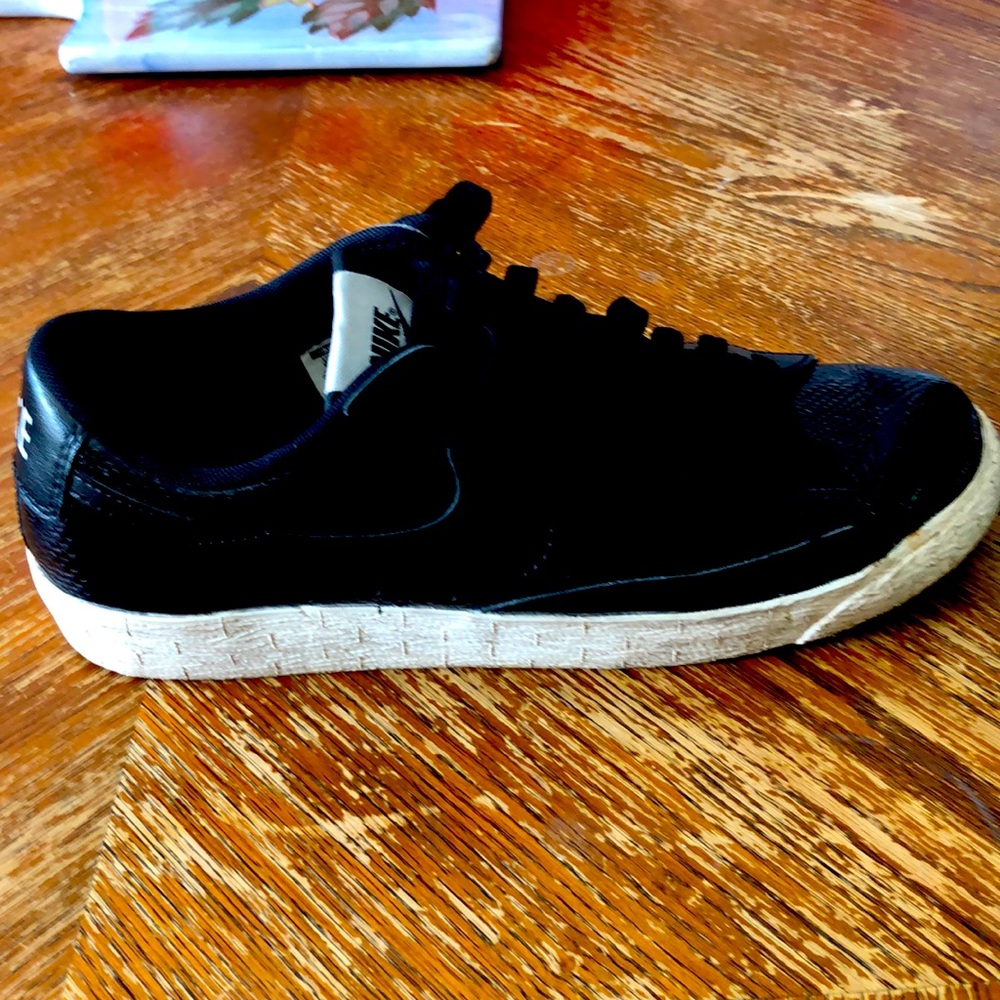 Nike black python sneakers